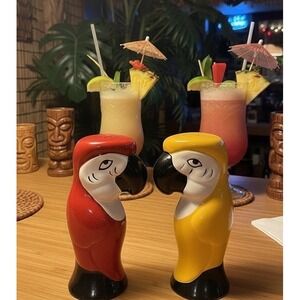 Vintage Cafe Parrot Mugs Set of 2 Red Yellow‎ Macaw Tiki Cups 8" Ceramic Buffett